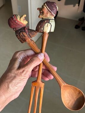 Vintage hand carved salad, set of pheasant couple